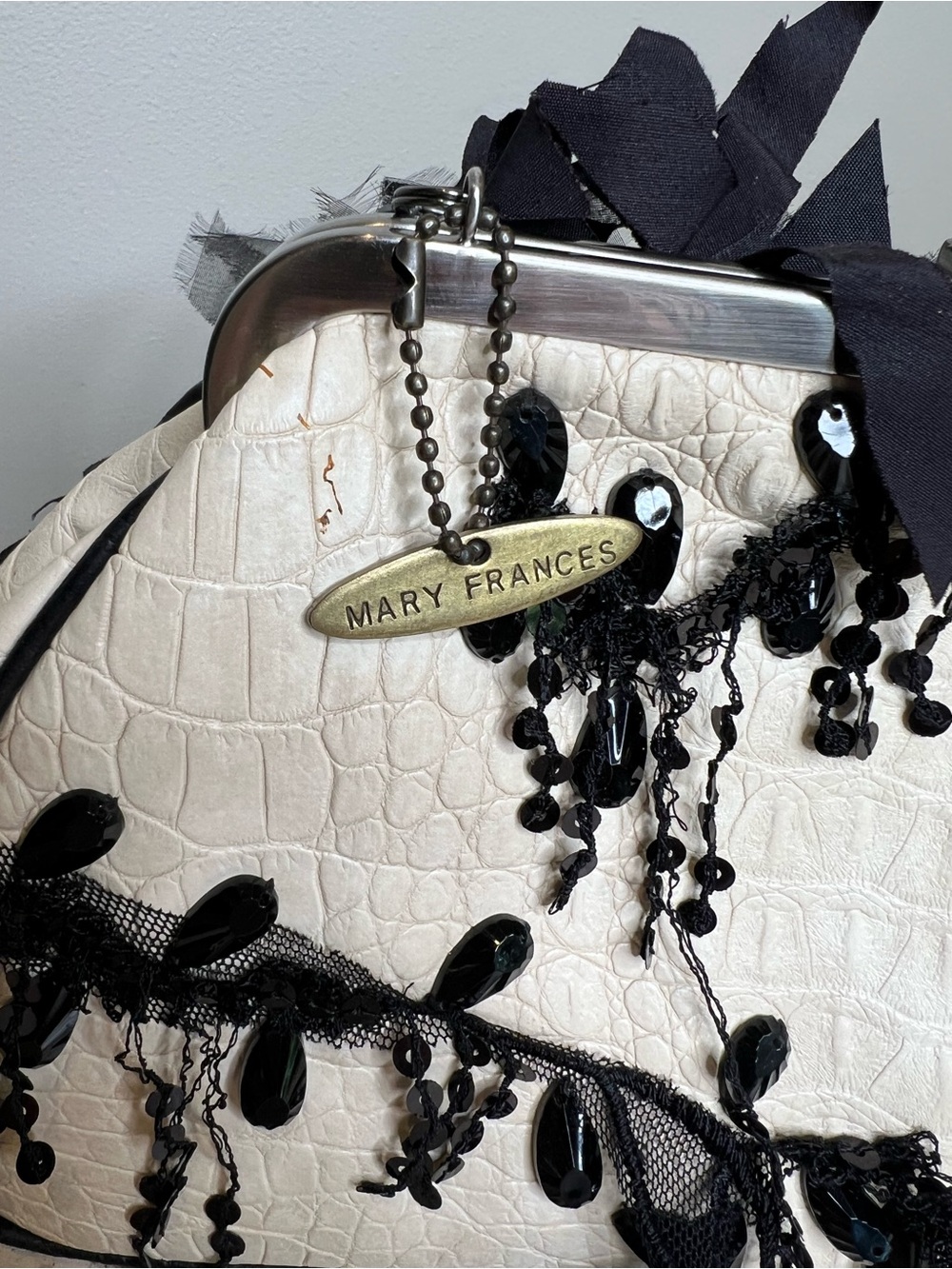Black & White Floral Applique Evening Clutch - Picture 5 of 12